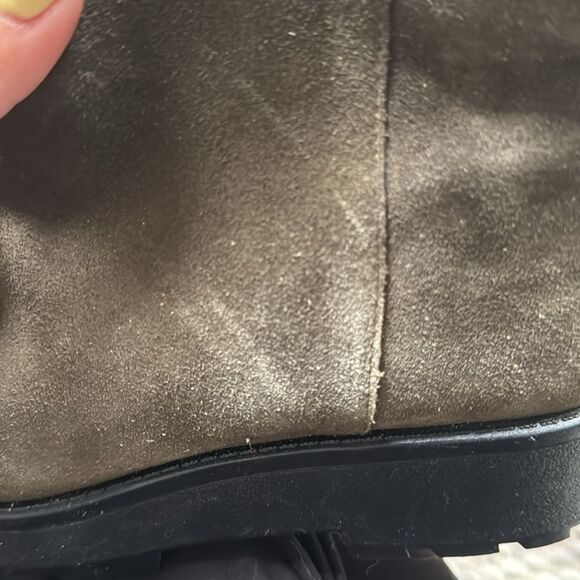 Vince Camuto Neframes Green Suede Chelsea Ankle Boots 8.5 - Picture 9 of 9